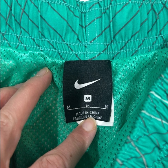 Nike Swim Trunks sz. MED. Green Geometric Pattern drawstring - Picture 4 of 9